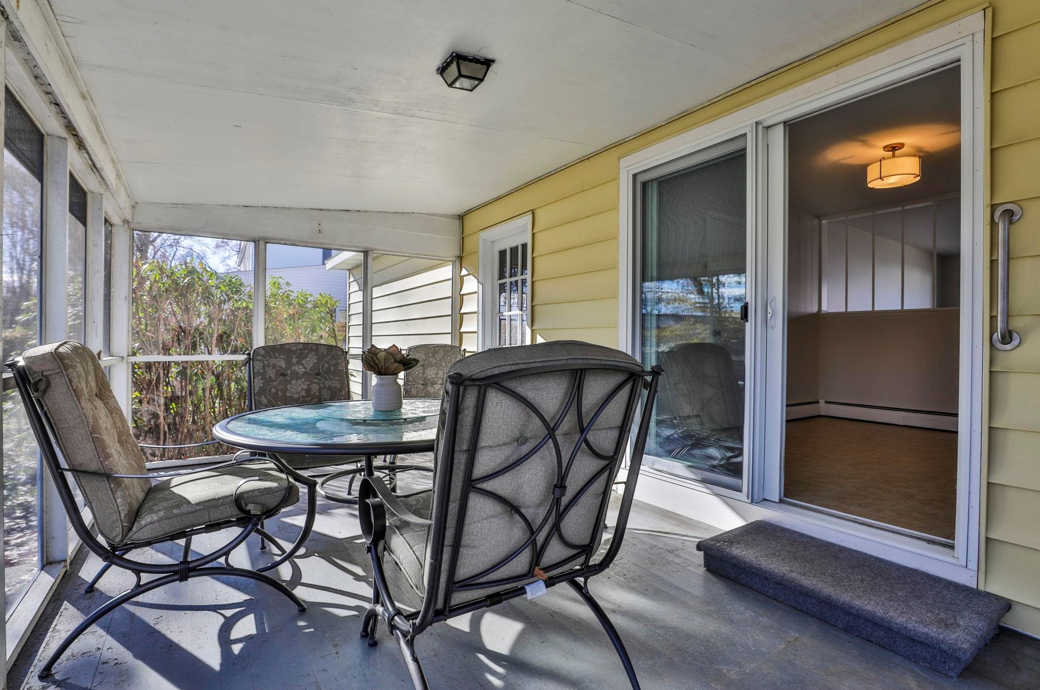 2 Hulme St, Manchester NH  03109-4520 exterior