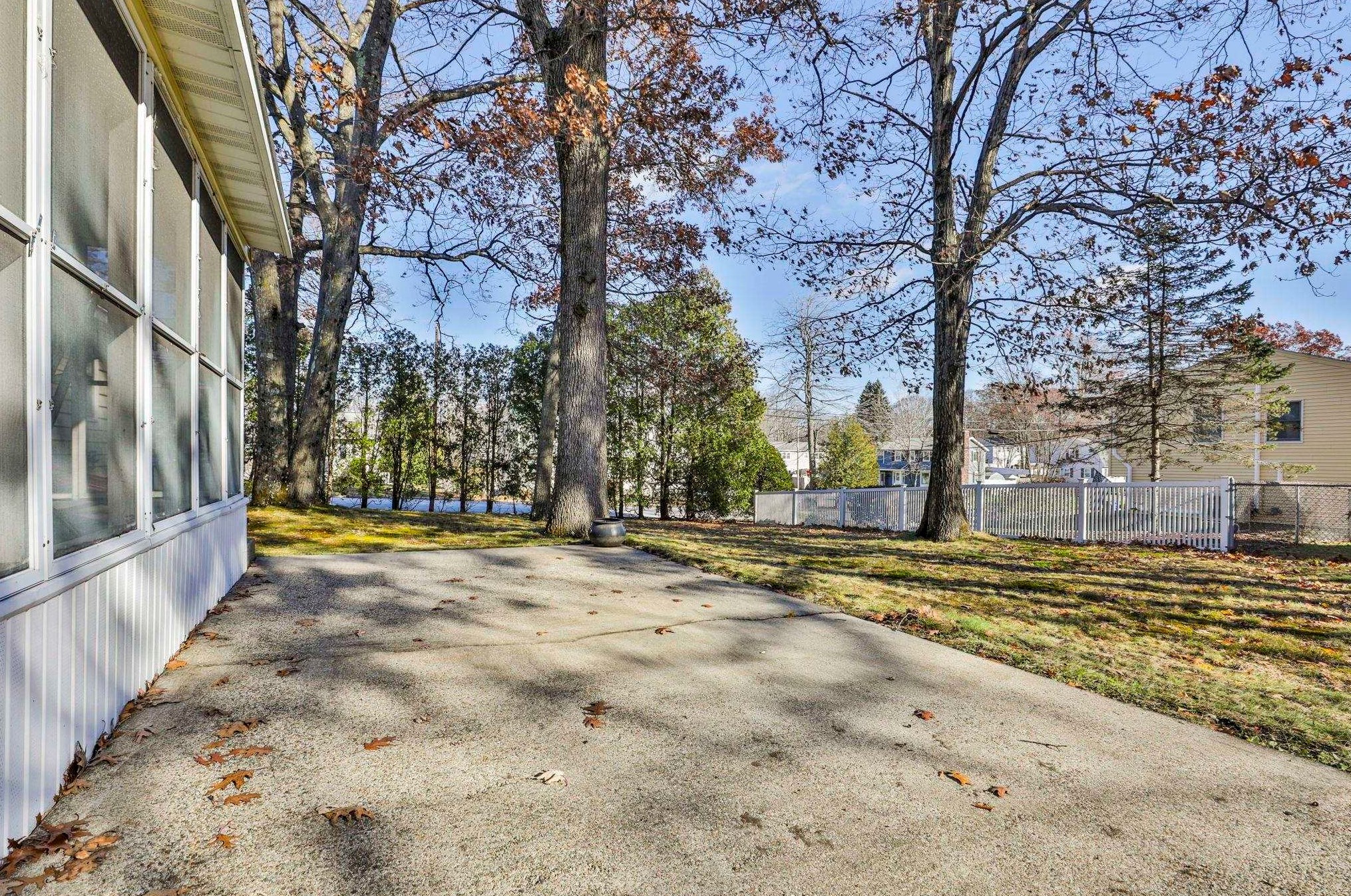 2 Hulme St, Manchester NH  03109-4520 exterior