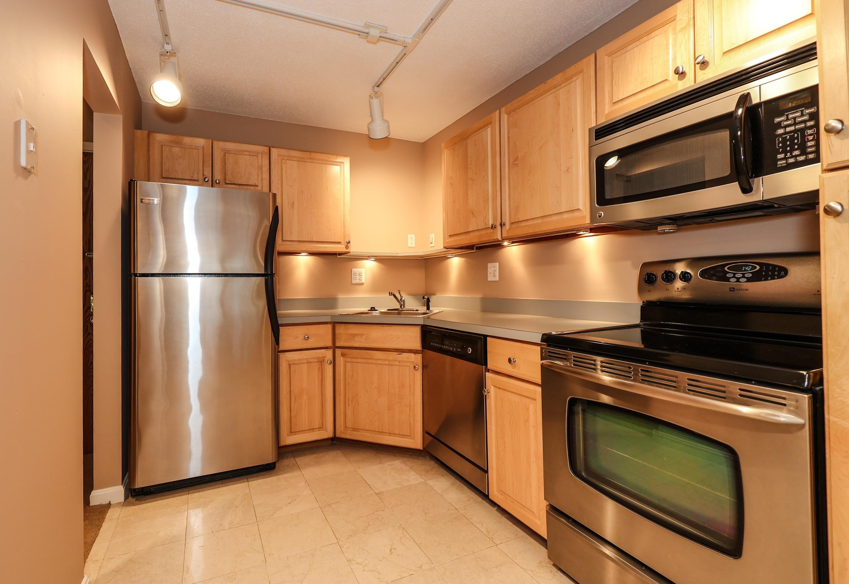 113 Cluff Crossing Rd #32, Salem, NH 03079