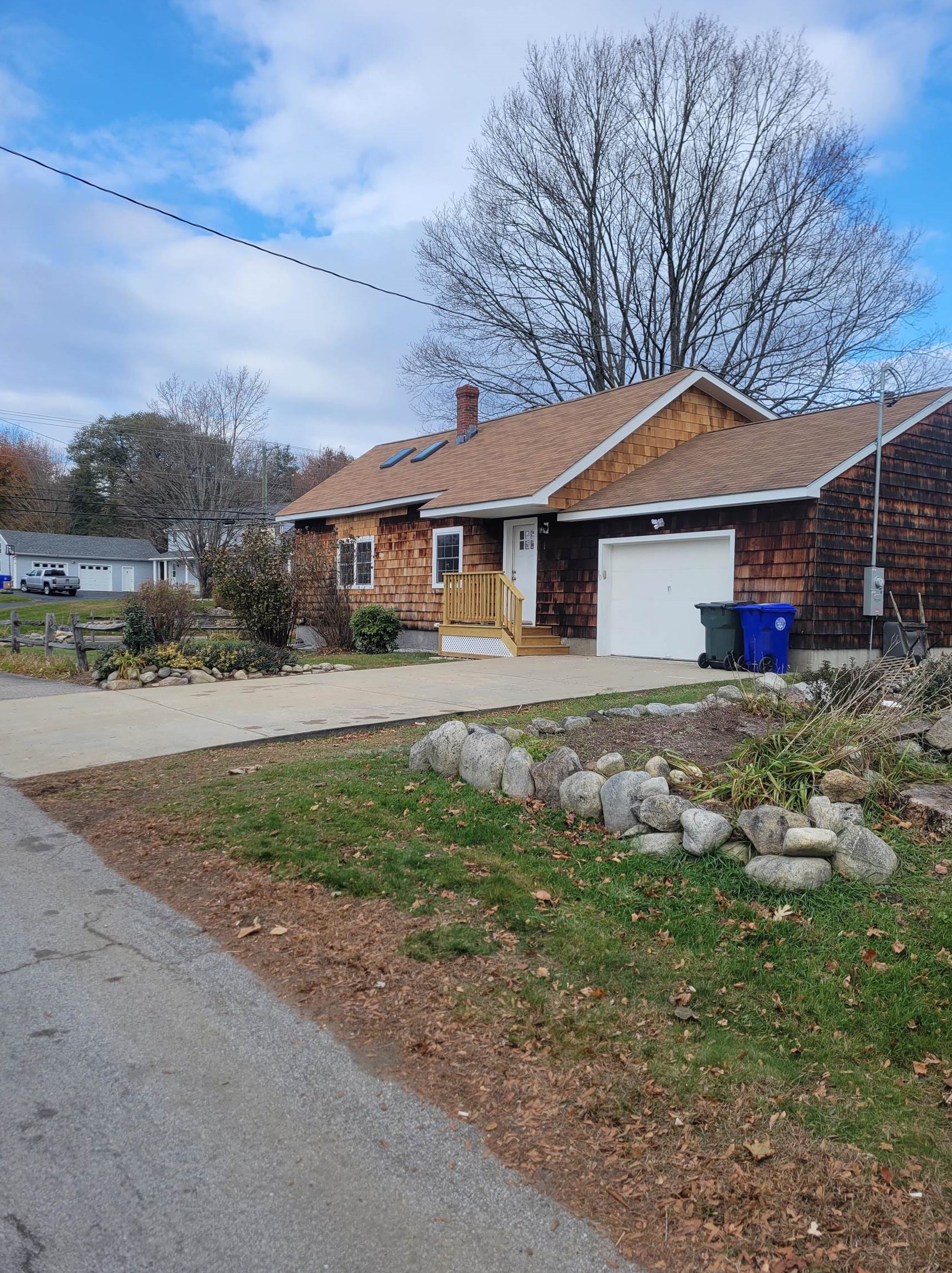 10 Peabody Ave, Manchester, NH 03109-5532