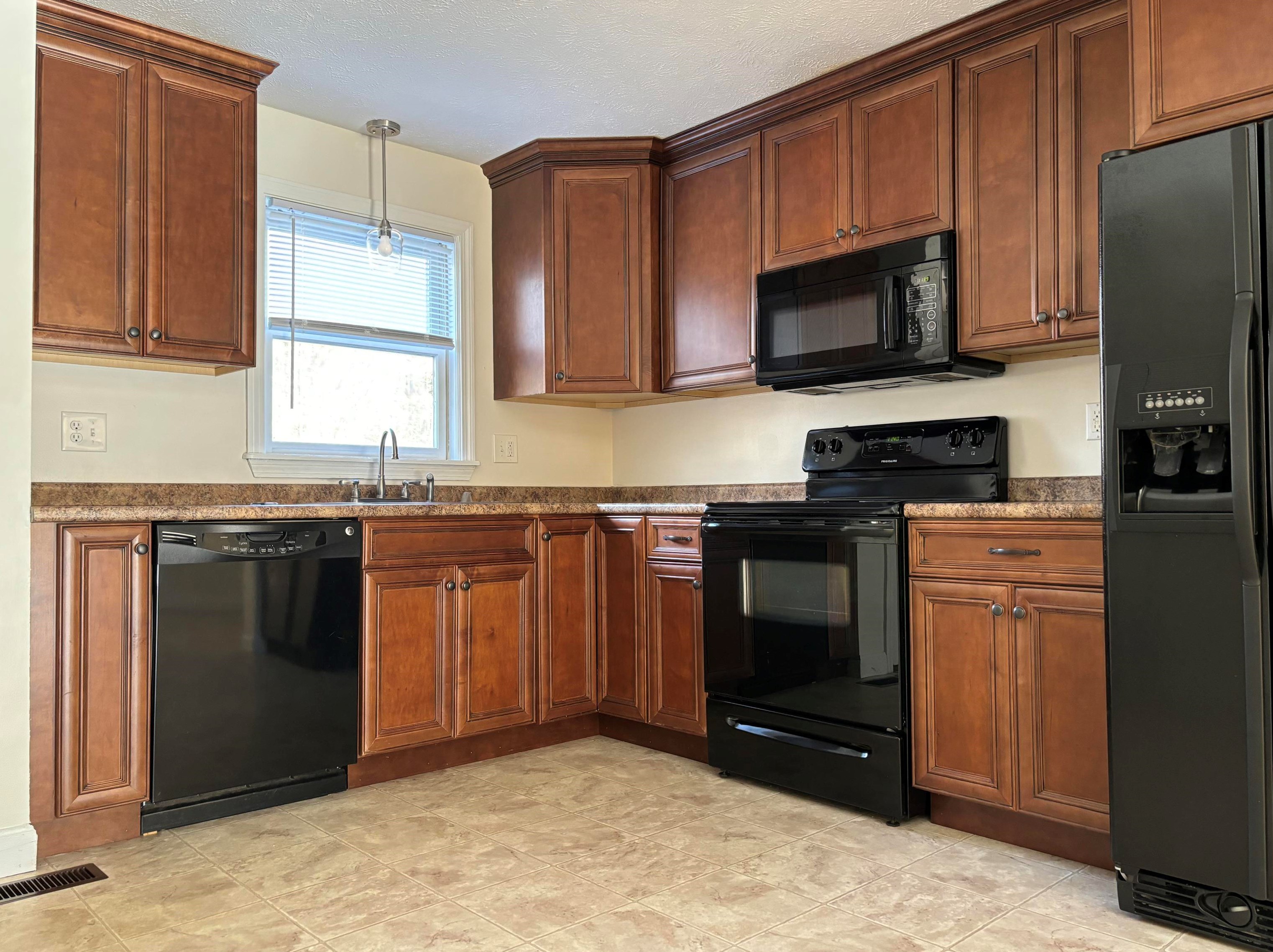 1400 Turnpike Rd #3, New Ipswich, NH 03071