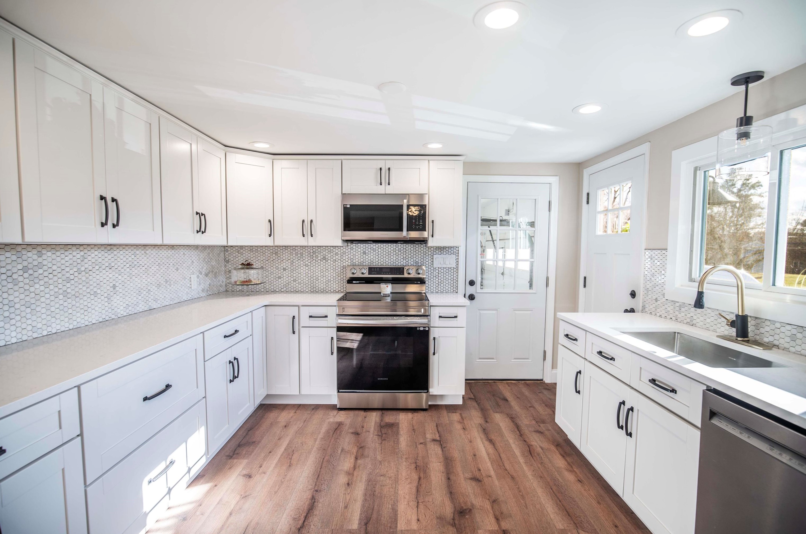 3 Crescent St, Salem, NH 03079