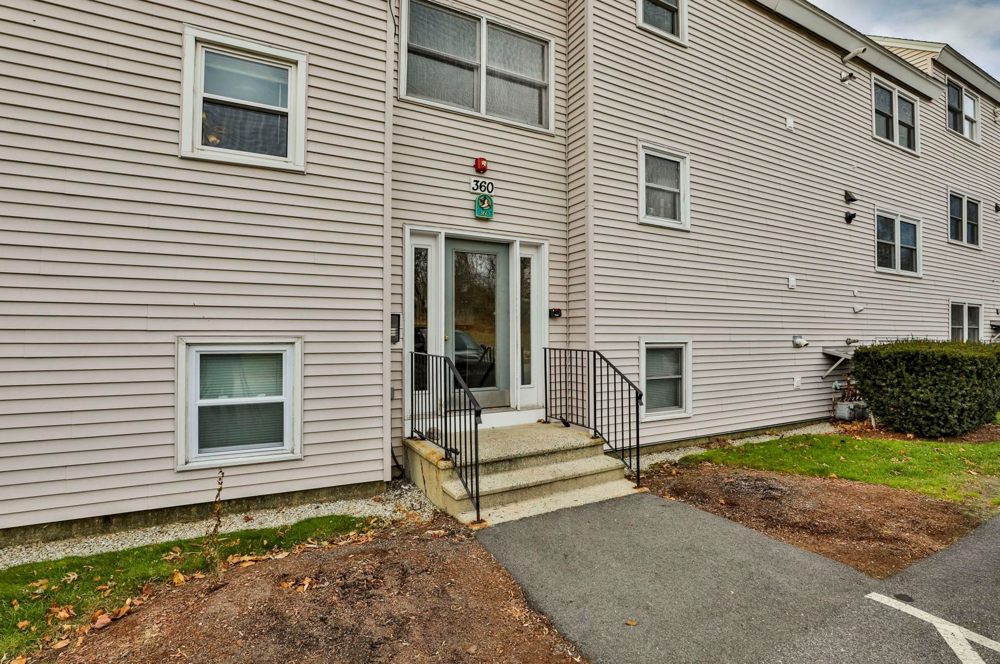 360 Circle Rd #3, Manchester, NH 03103