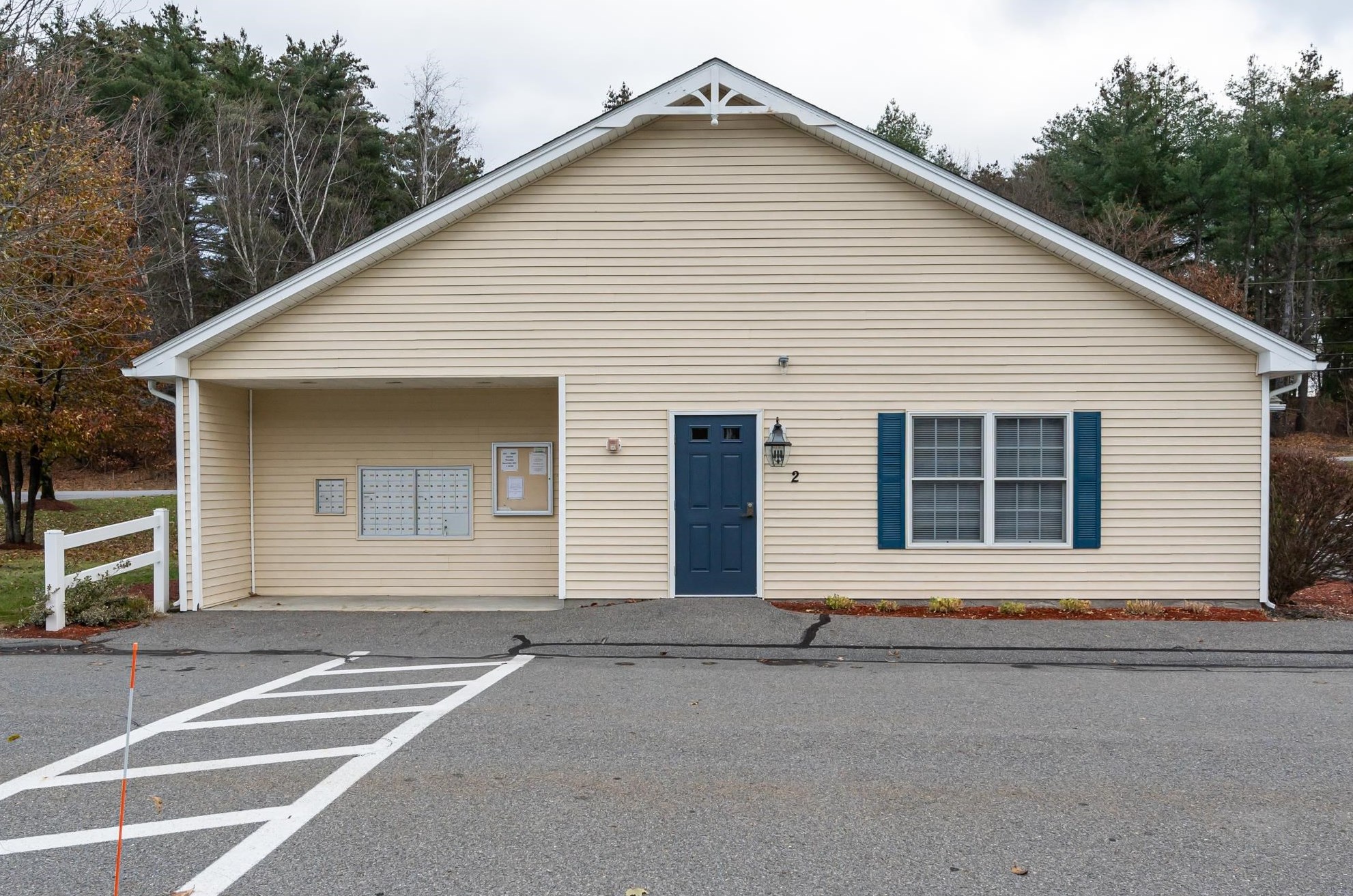 3 Sugar Hill Ln, Hudson NH  03052-2646 exterior
