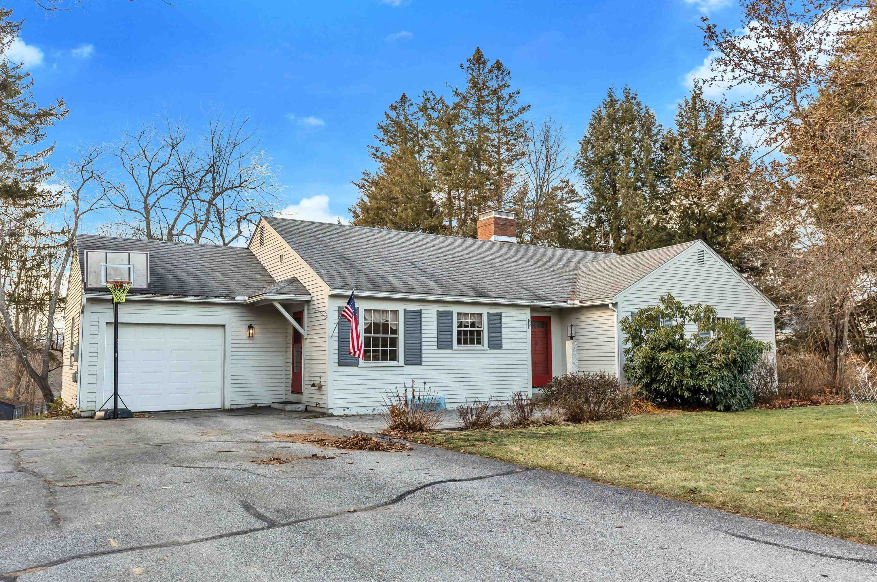 11 Lookout Hill Rd, Peterborough, NH 03458-1507