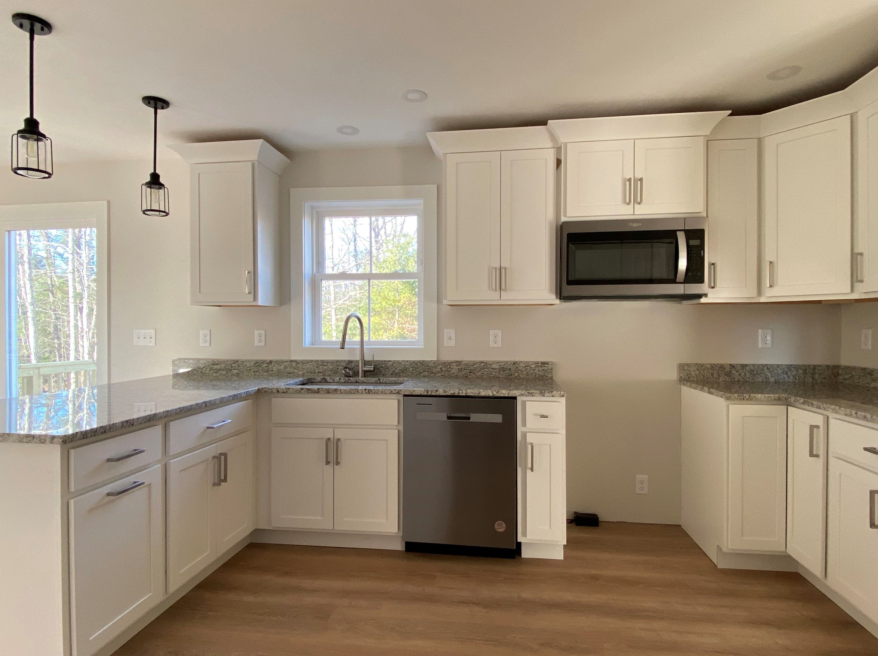 5 Lord View Dr, Jaffrey, NH 03452-5532