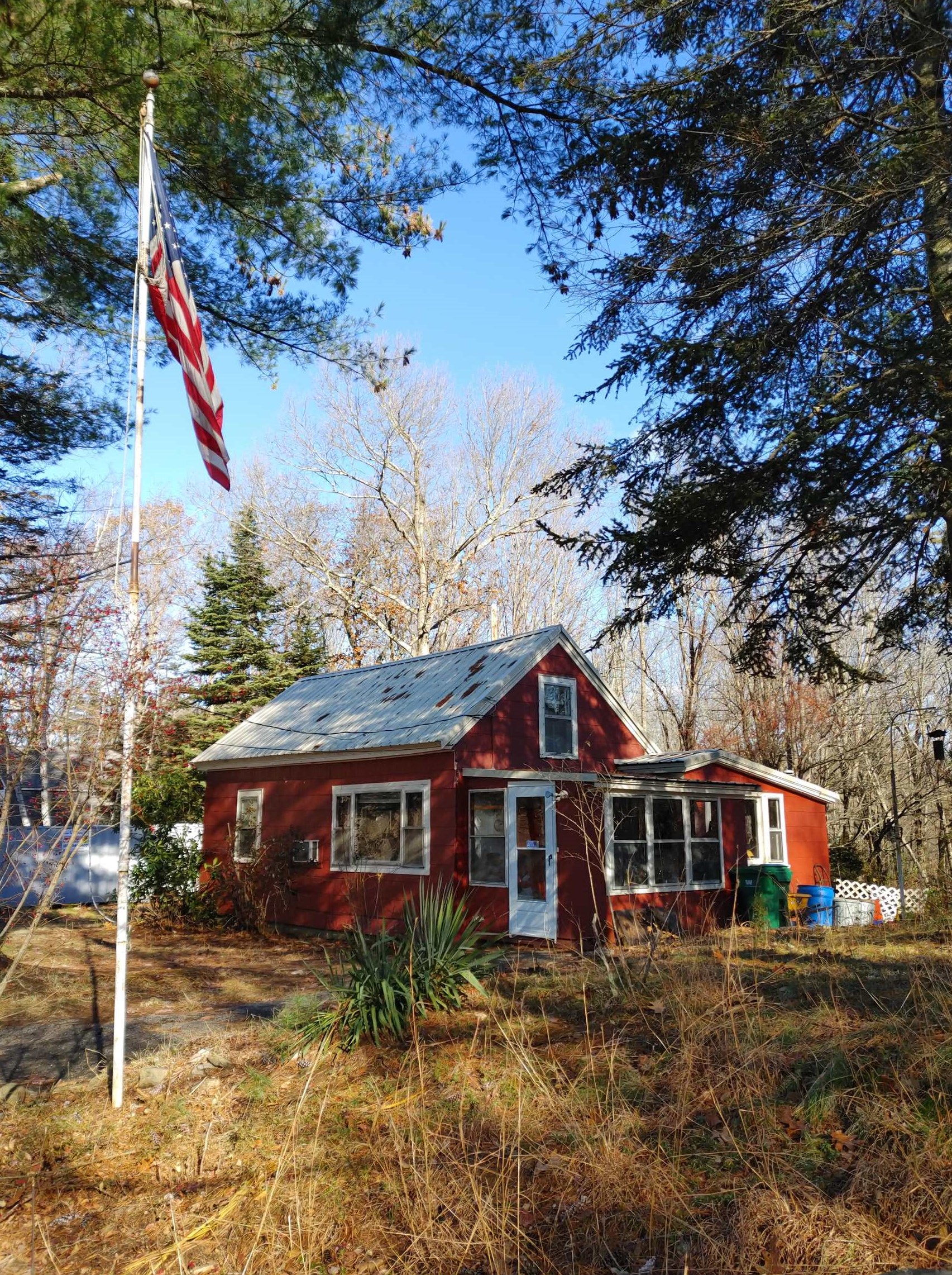 70 Sandown Rd, Fremont, NH 03044 exterior