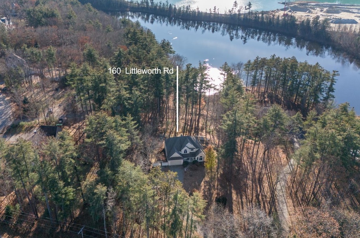 160 Littleworth Rd, Dover NH  03820-8309 exterior