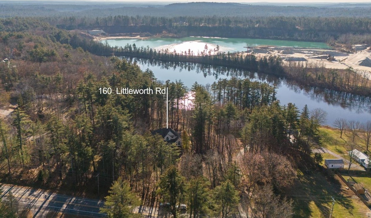 160 Littleworth Rd, Dover NH  03820-8309 exterior