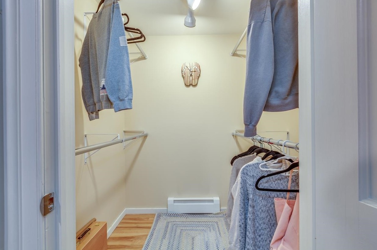 160 Littleworth Rd, Dover NH  03820-8309 exterior