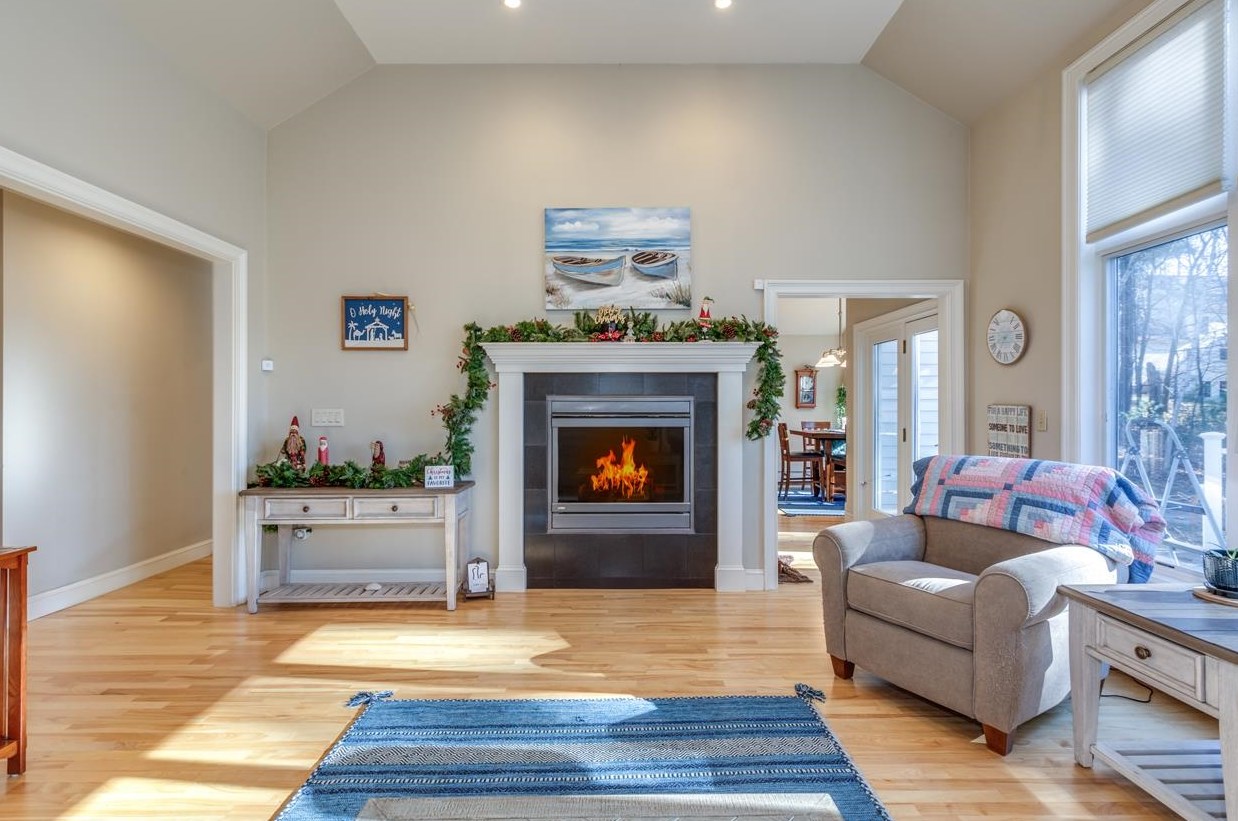 160 Littleworth Rd, Dover NH  03820-8309 exterior