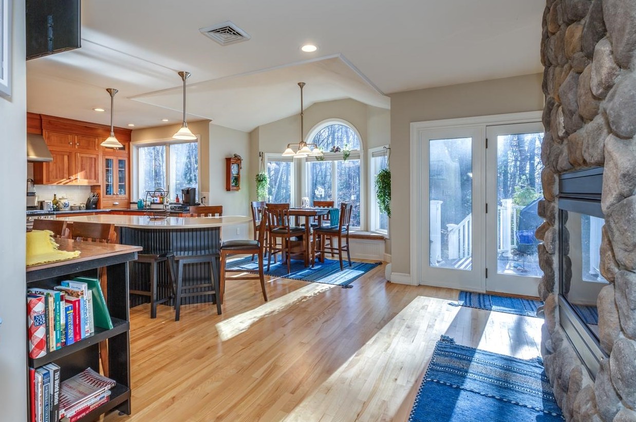 160 Littleworth Rd, Dover NH  03820-8309 exterior