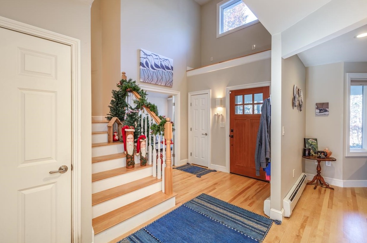 160 Littleworth Rd, Dover NH  03820-8309 exterior