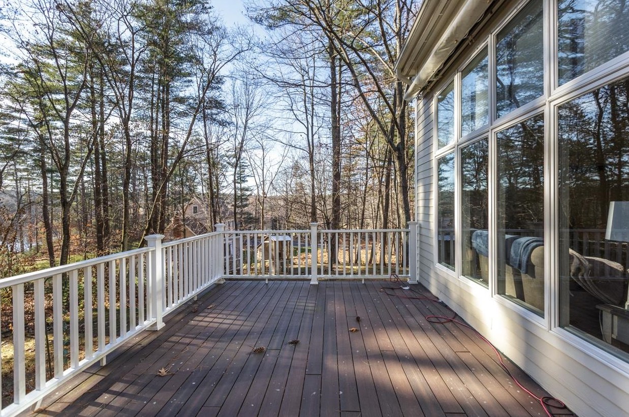 160 Littleworth Rd, Dover NH  03820-8309 exterior