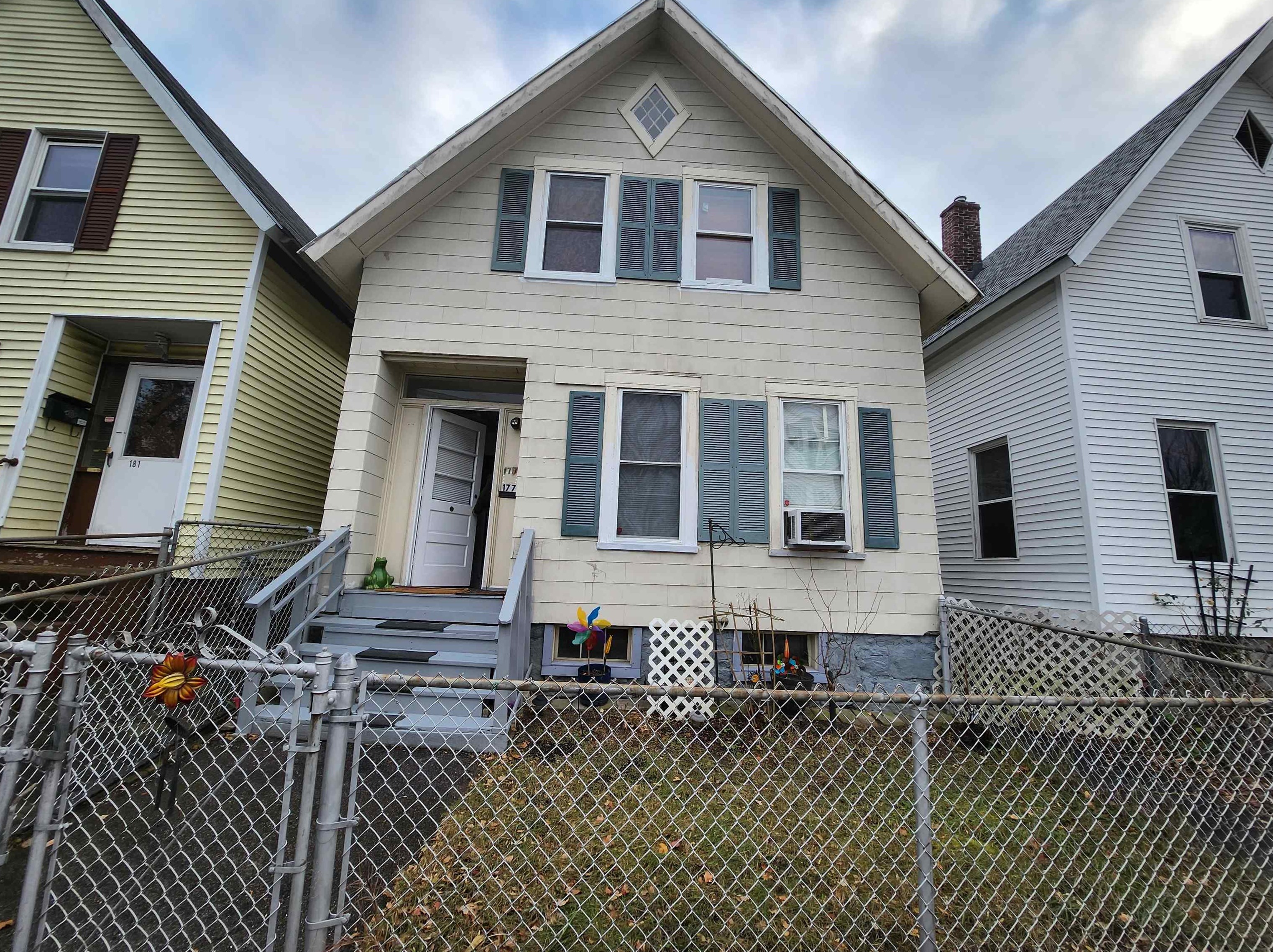 177 Central St, Manchester, NH 03103