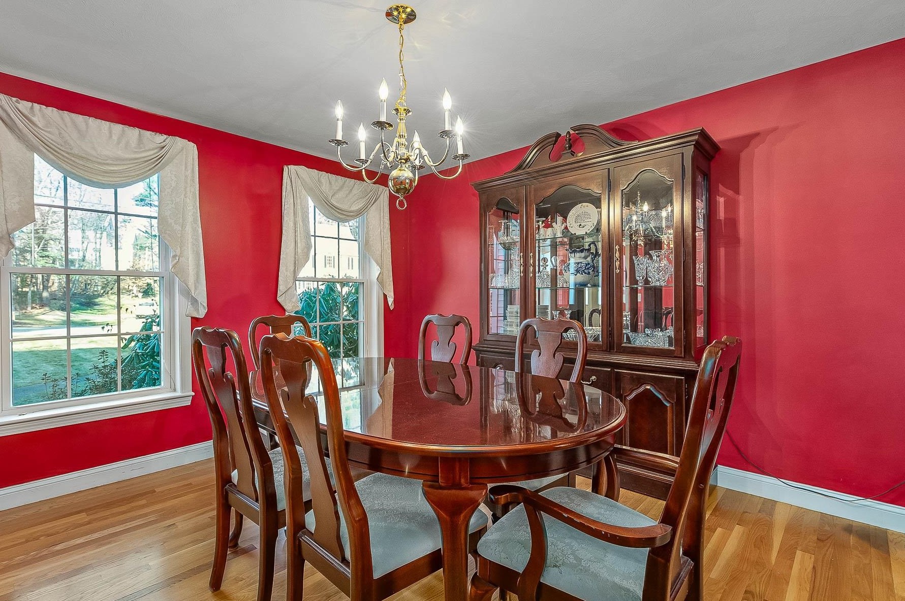 57 Ladyslipper Dr, Newmarket NH 03857-2066 exterior