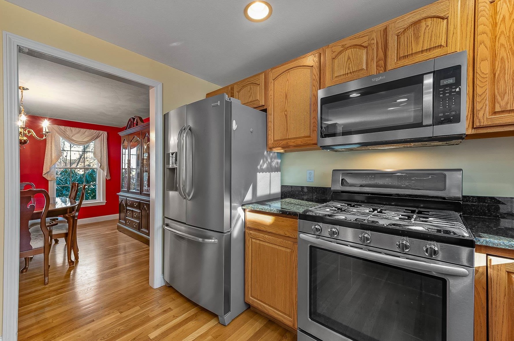 57 Ladyslipper Dr, Newmarket NH 03857-2066 exterior