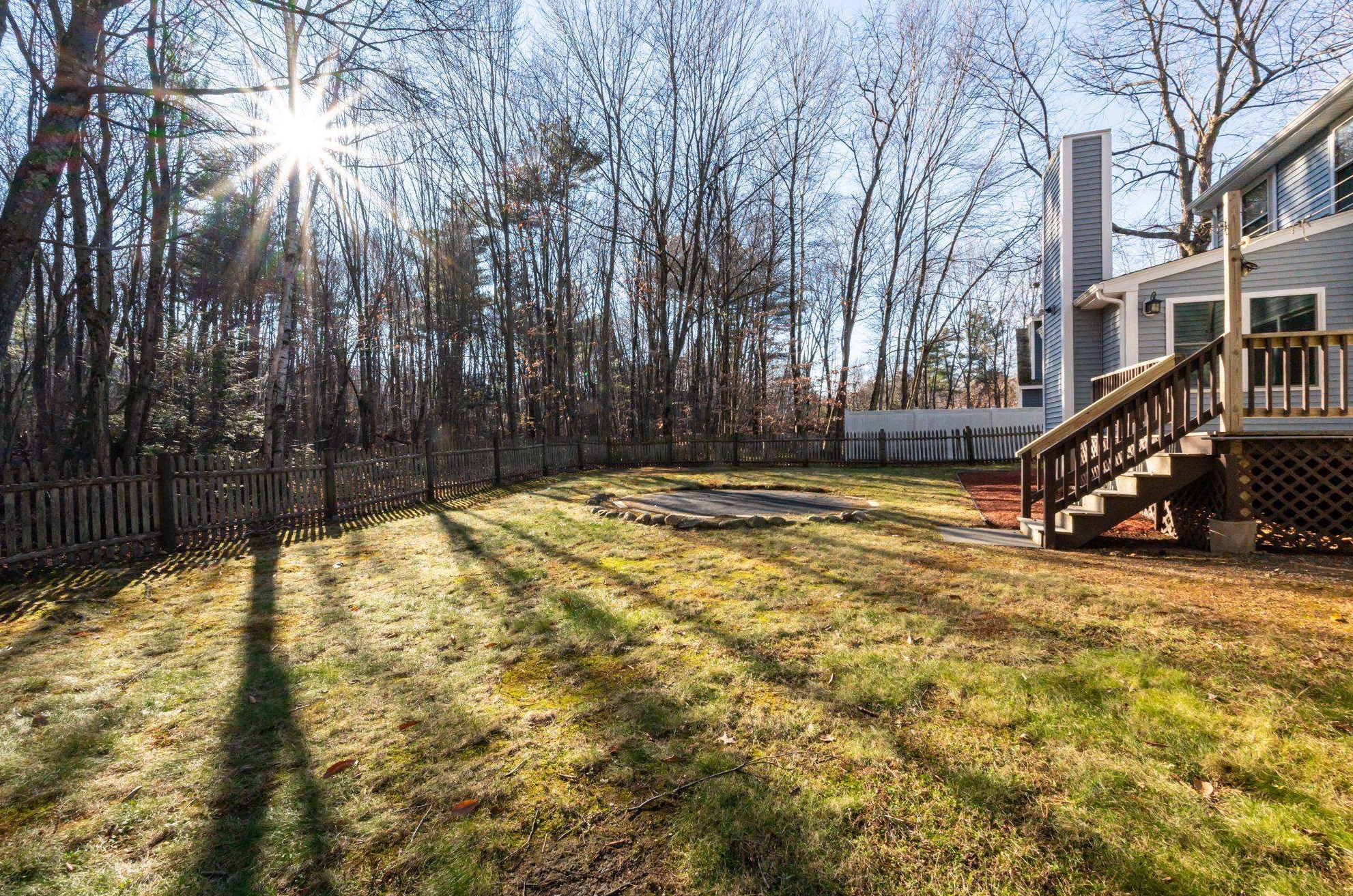 33 Wright Rd, Derry, NH 03038