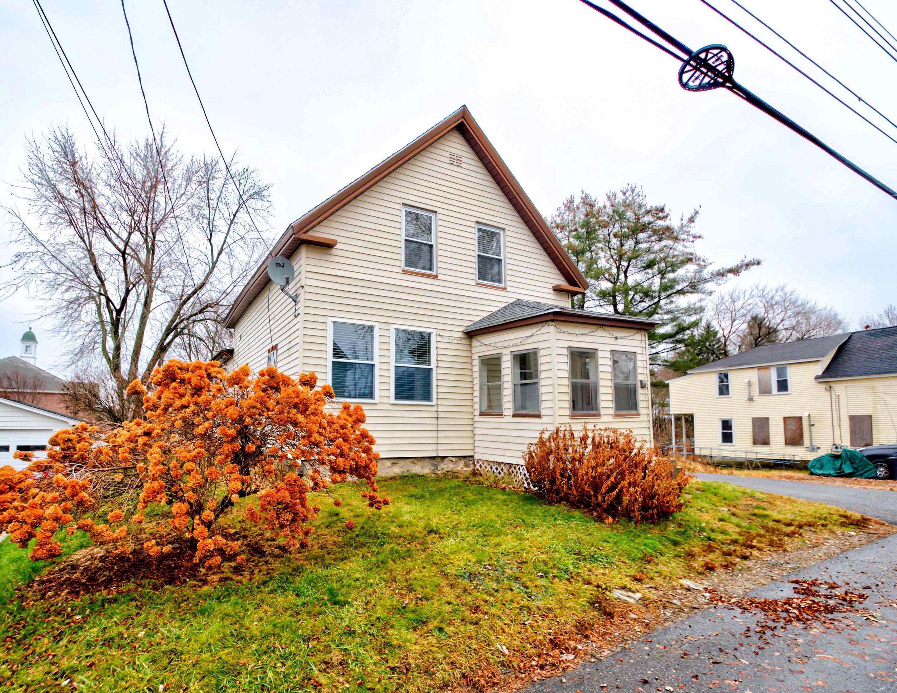 31 Mt Pleasant St, Derry, NH 03038