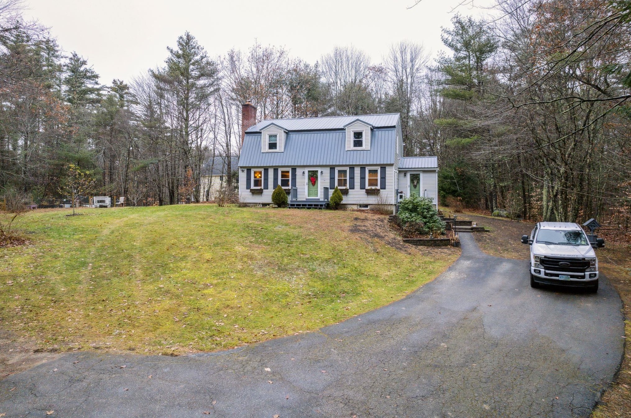 2 Camelot Ct, Nottingham, NH 03290