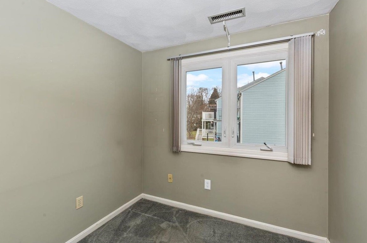 9 Jefferey Ln, Haverhill MA 01832-3154 exterior