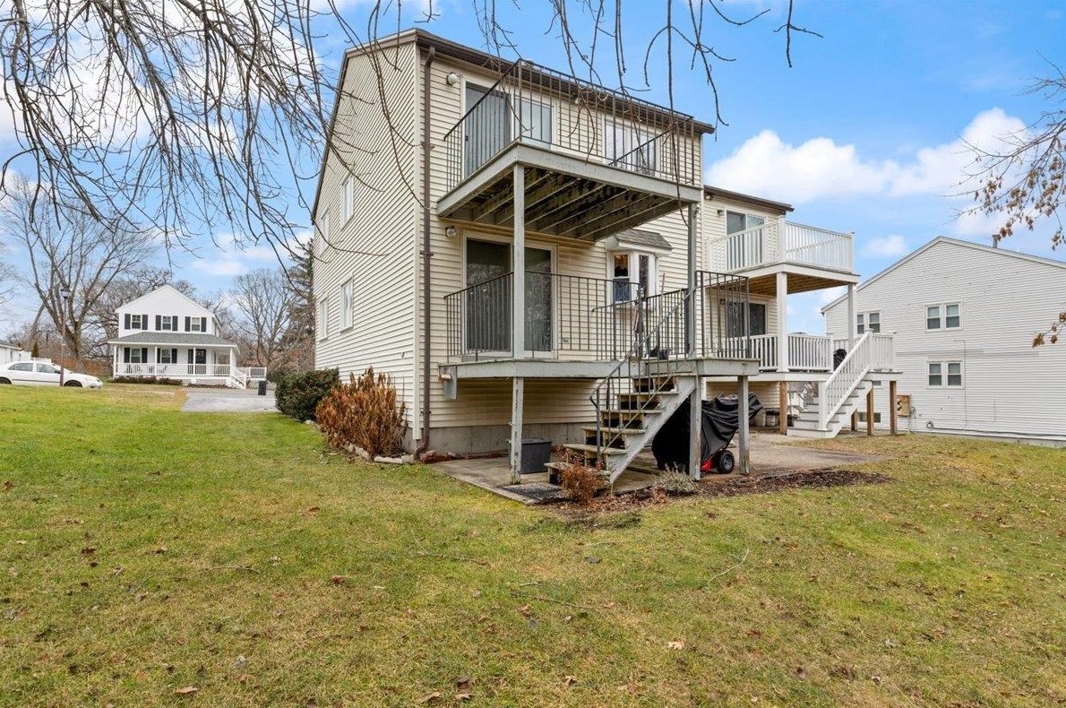 9 Jefferey Ln, Haverhill MA 01832-3154 exterior