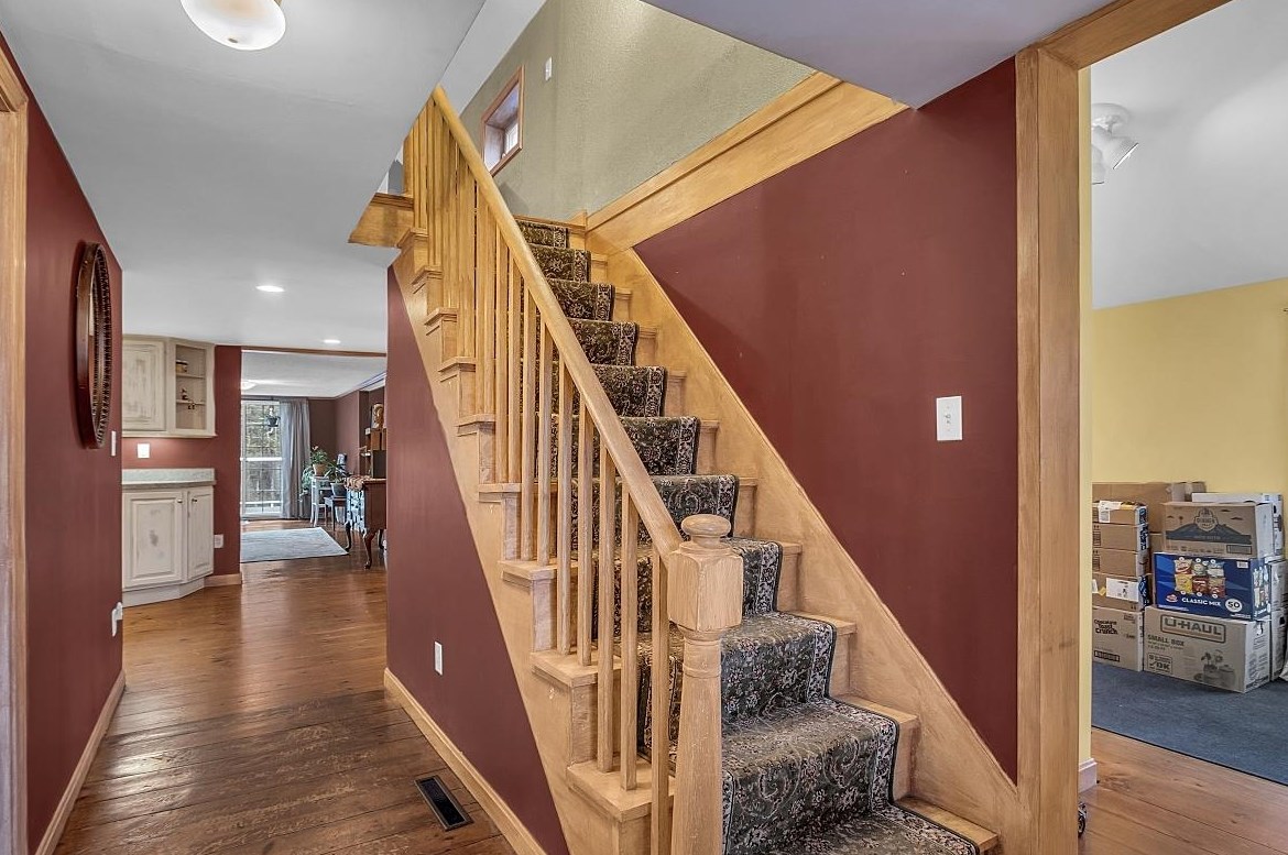 48 Mill Rd, Kingston, NH 03848
