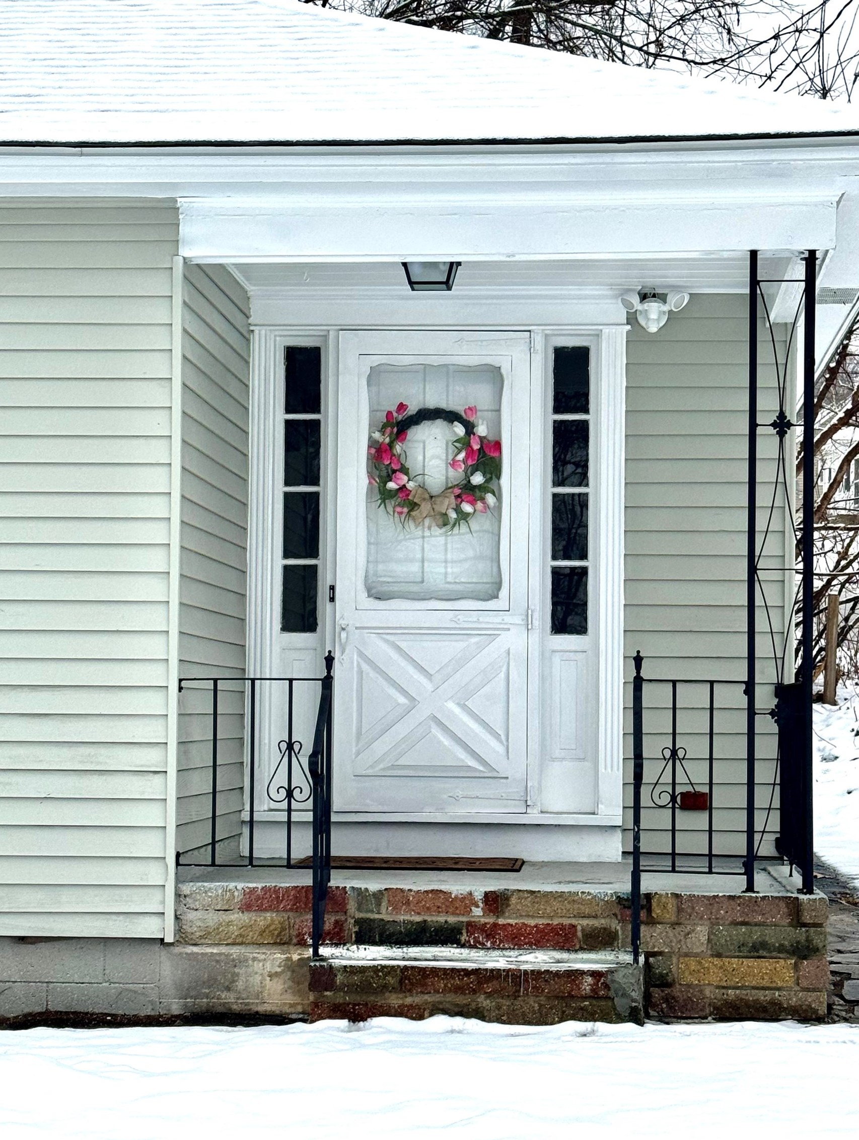 120 Brunelle Ave, Manchester NH  03103-4605 exterior