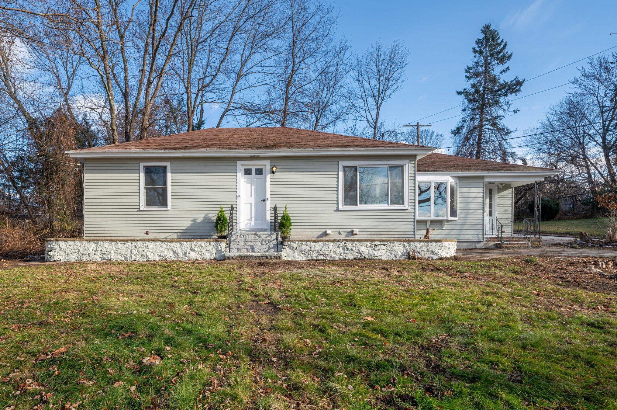 120 Brunelle Ave, Manchester NH  03103-4605 exterior