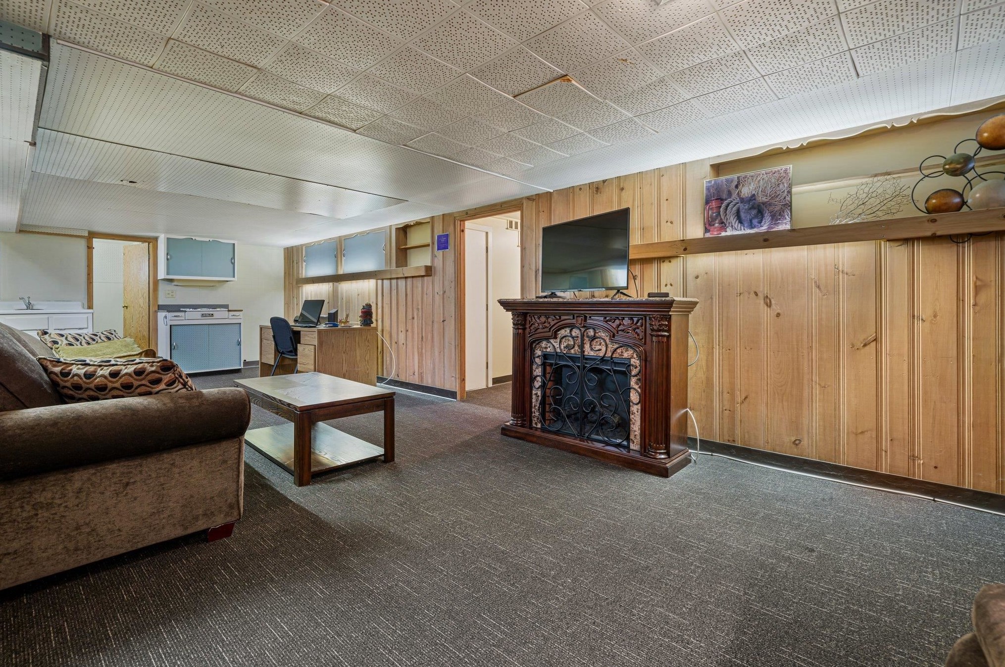 170 Goffstown Rd, Manchester NH 03102-2701 exterior