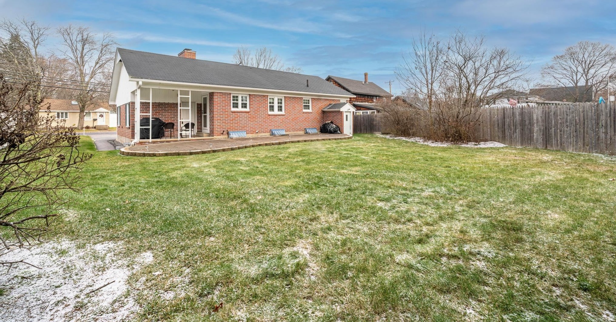 170 Goffstown Rd, Manchester NH 03102-2701 exterior