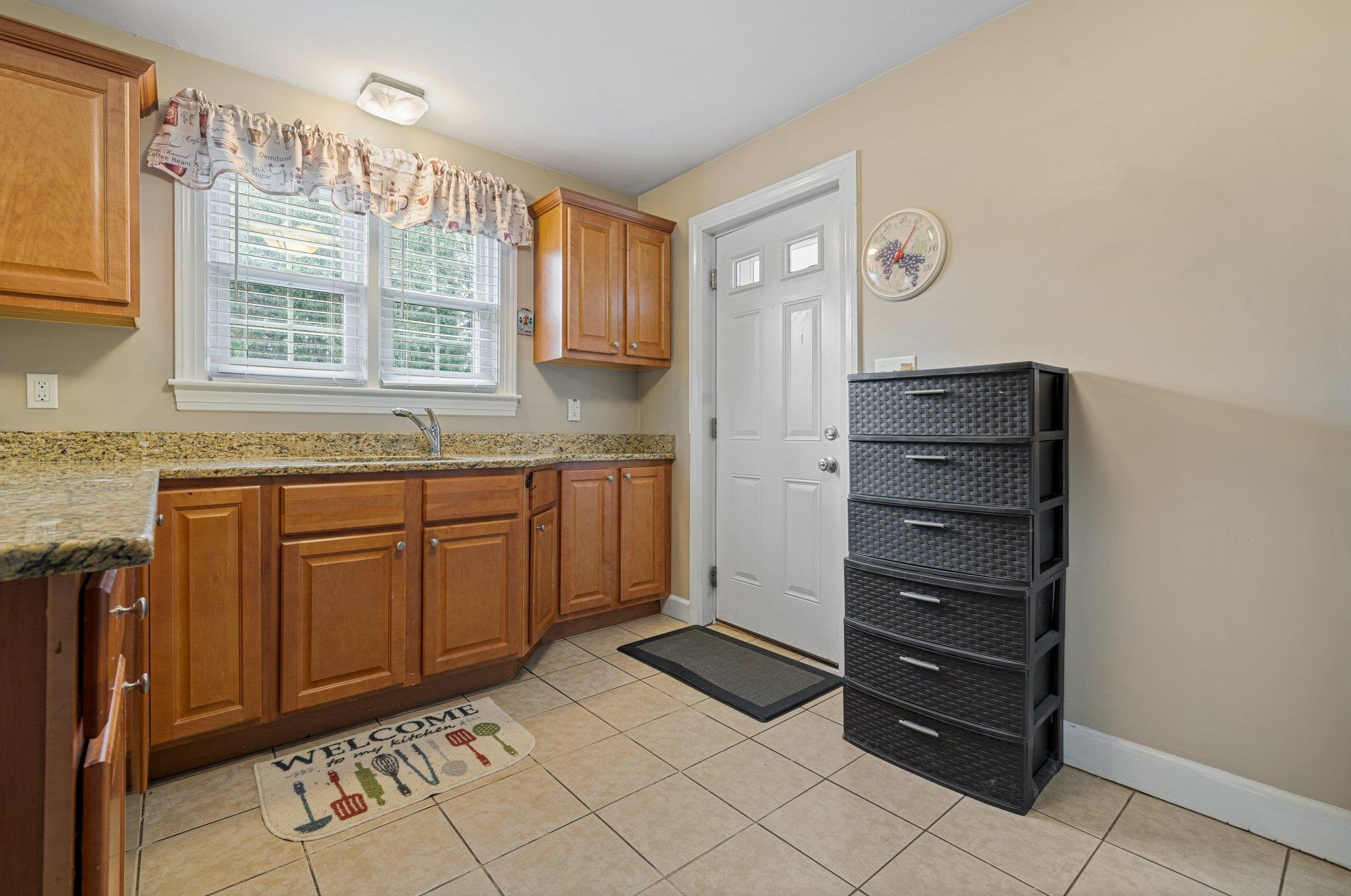 170 Goffstown Rd, Manchester NH 03102-2701 exterior