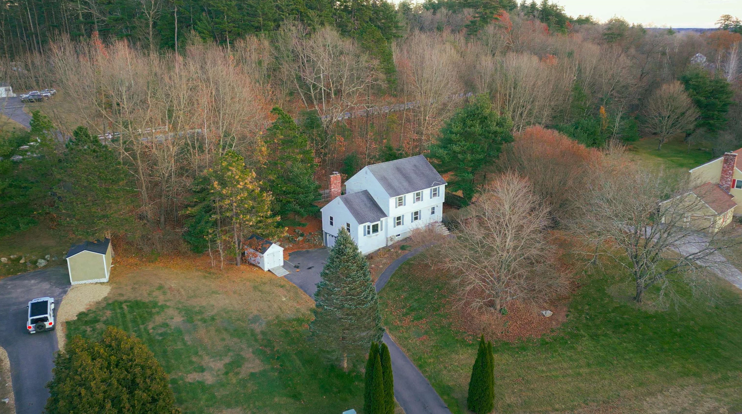 17 Riverview Cir, Hudson NH  03052-2471 exterior