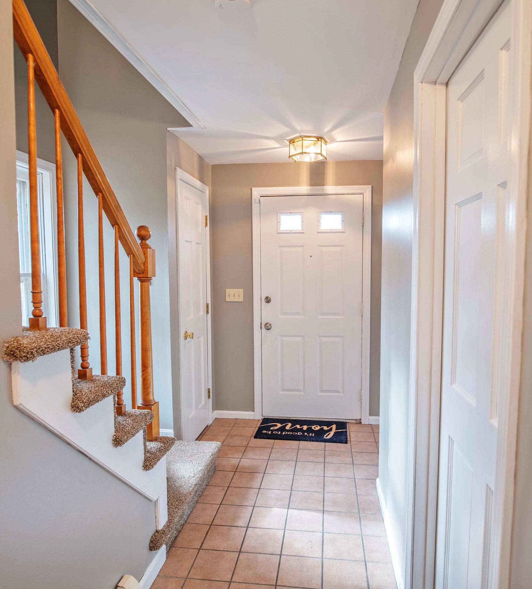 17 Riverview Cir, Hudson NH  03052-2471 exterior
