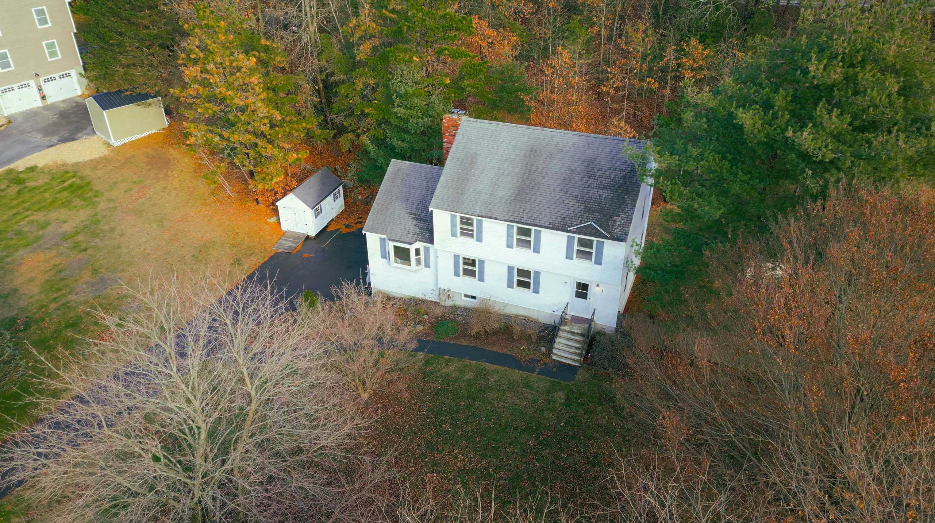17 Riverview Cir, Hudson NH  03052-2471 exterior