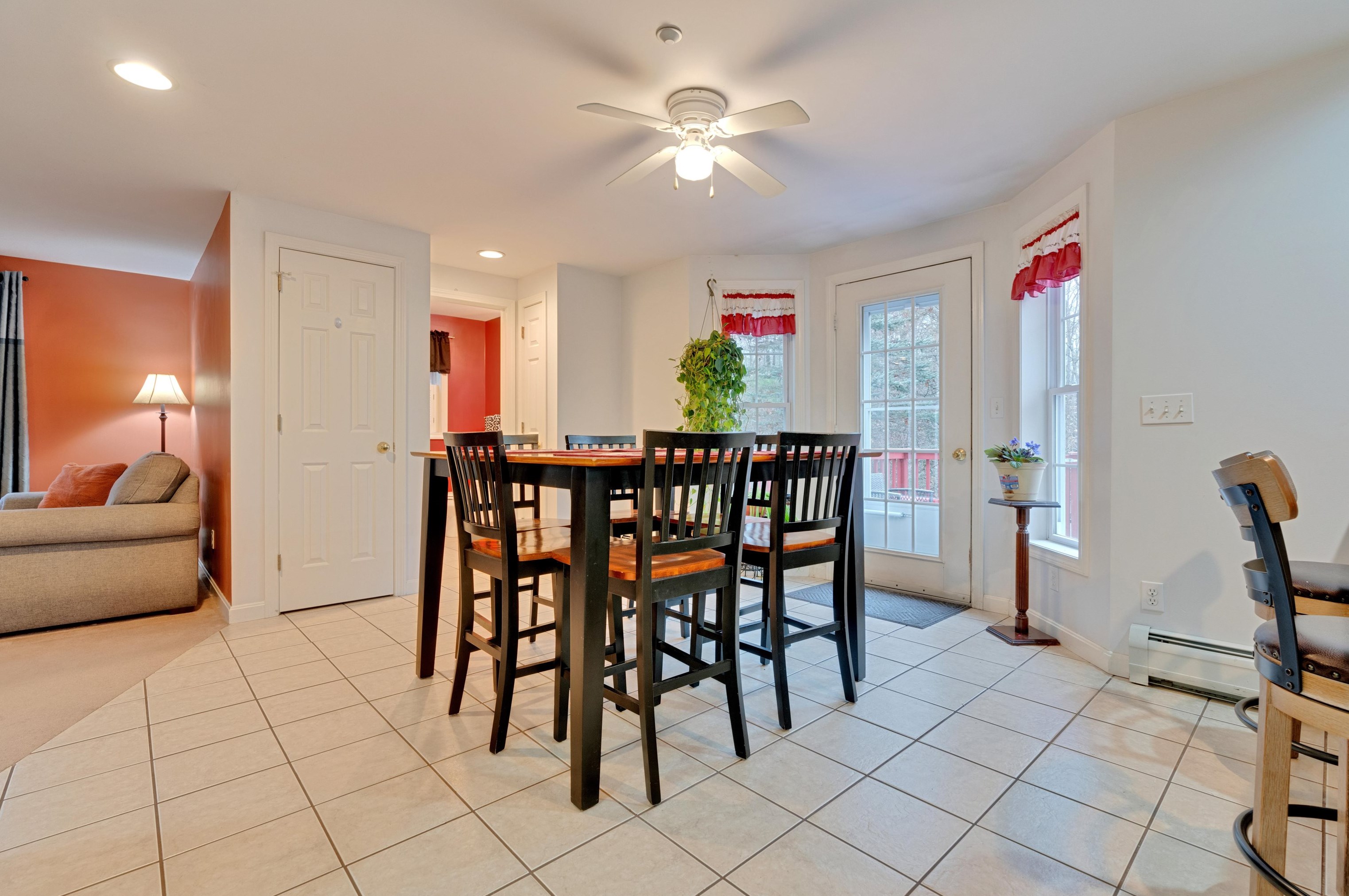 41 Summer St, Nottingham NH  03290-5213 exterior