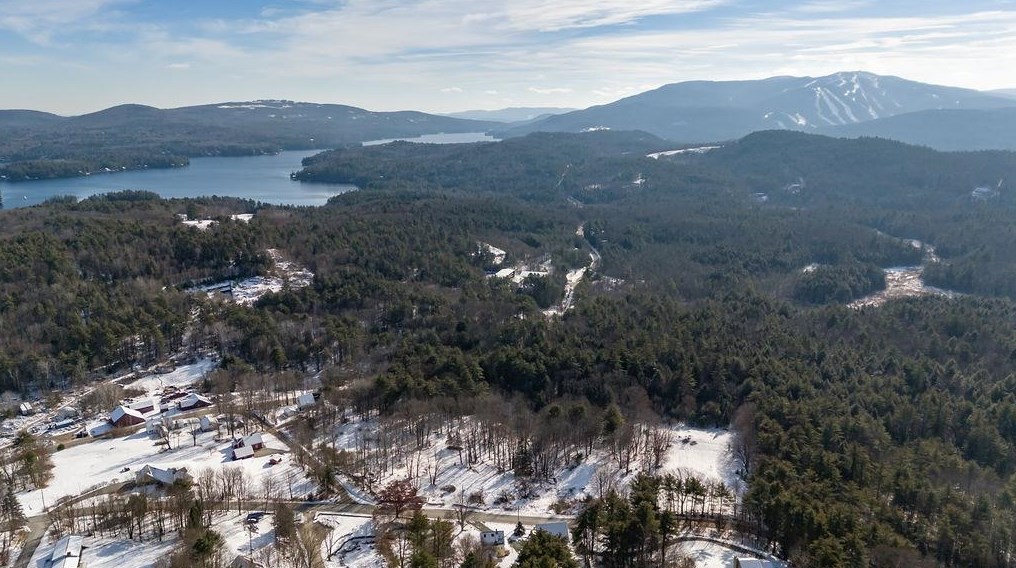 66 Stagecoach Rd, Sunapee, NH 03782