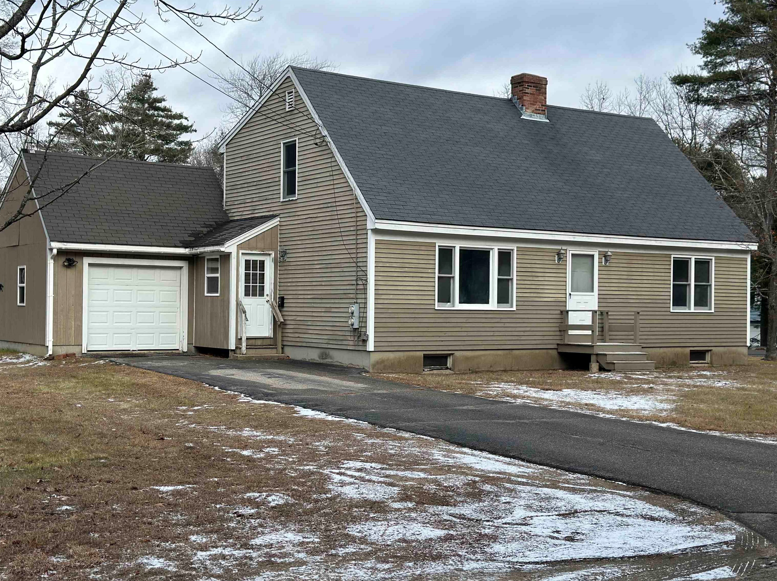 2 Candice Ln, Newmarket, NH 03857 exterior