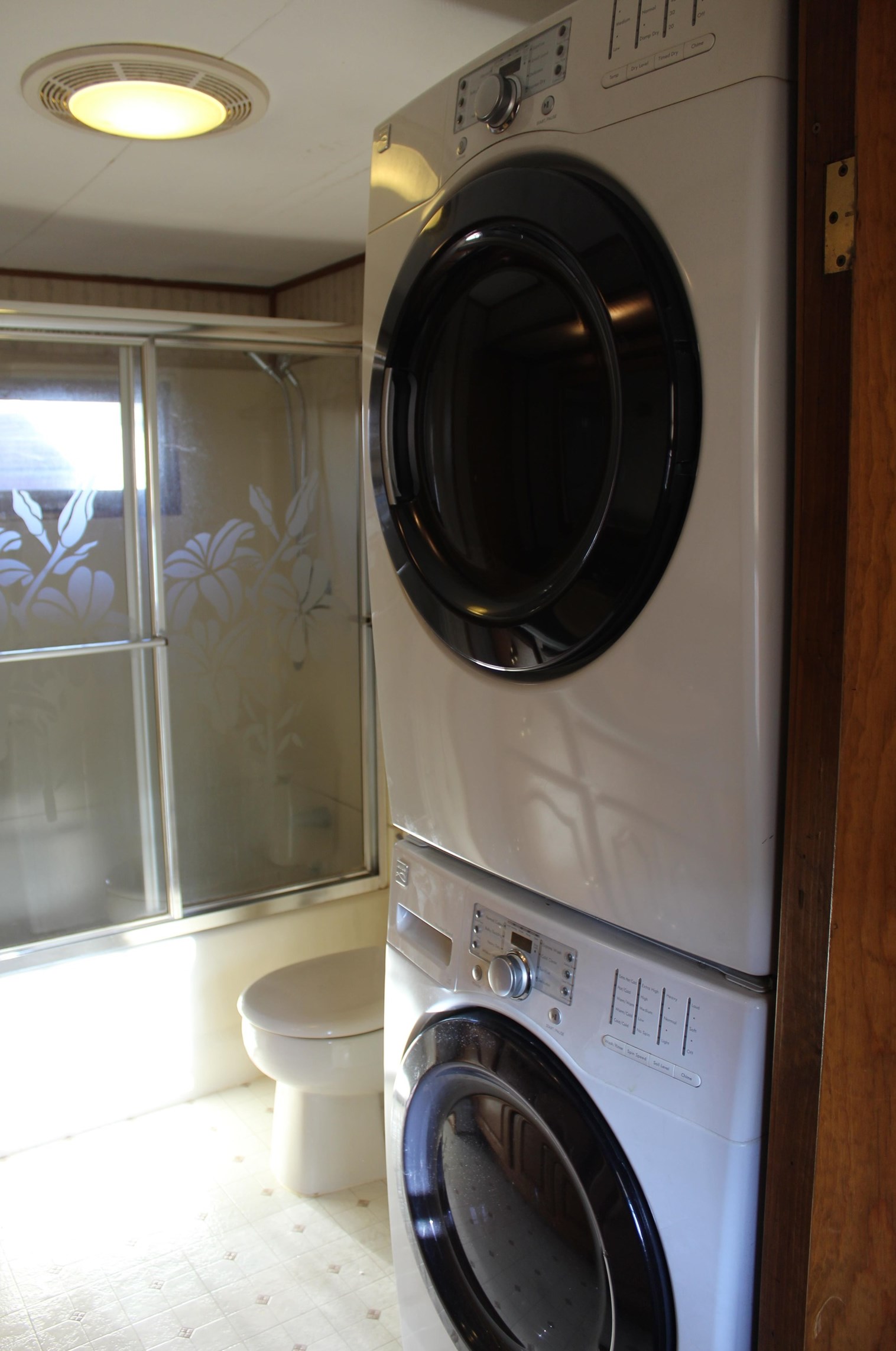 65 Marlette Ave, Manchester NH  03106-1708 exterior