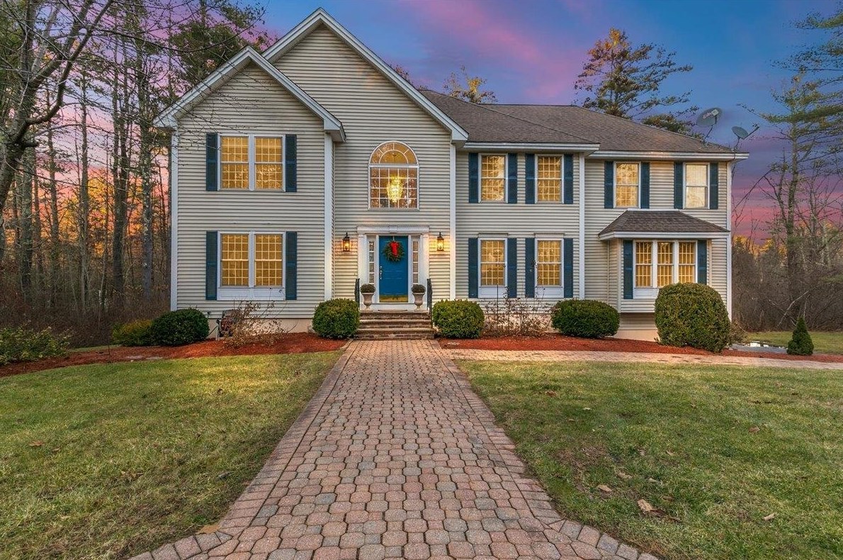2 Harley Ln, Salem, NH 03079
