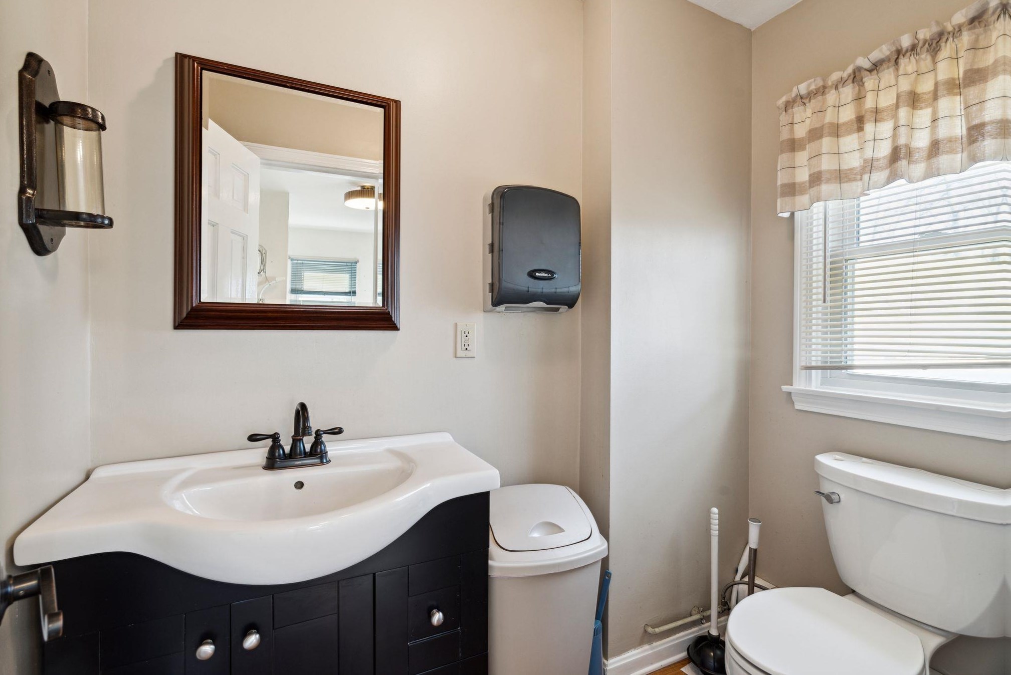 268 Huse Rd, Manchester NH  03103-3087 exterior