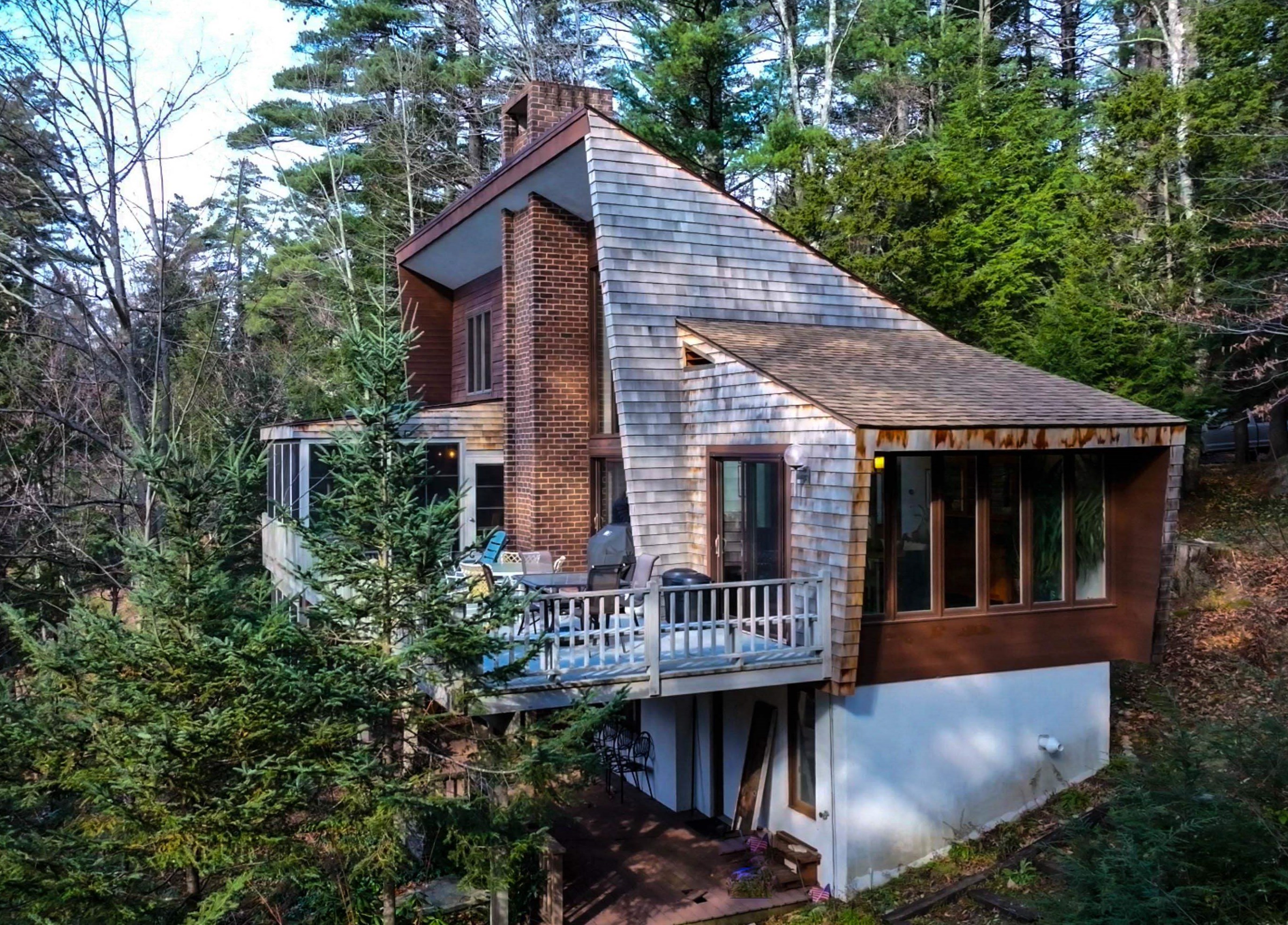 38 Pine Grove Rd, Sunapee, NH 03782