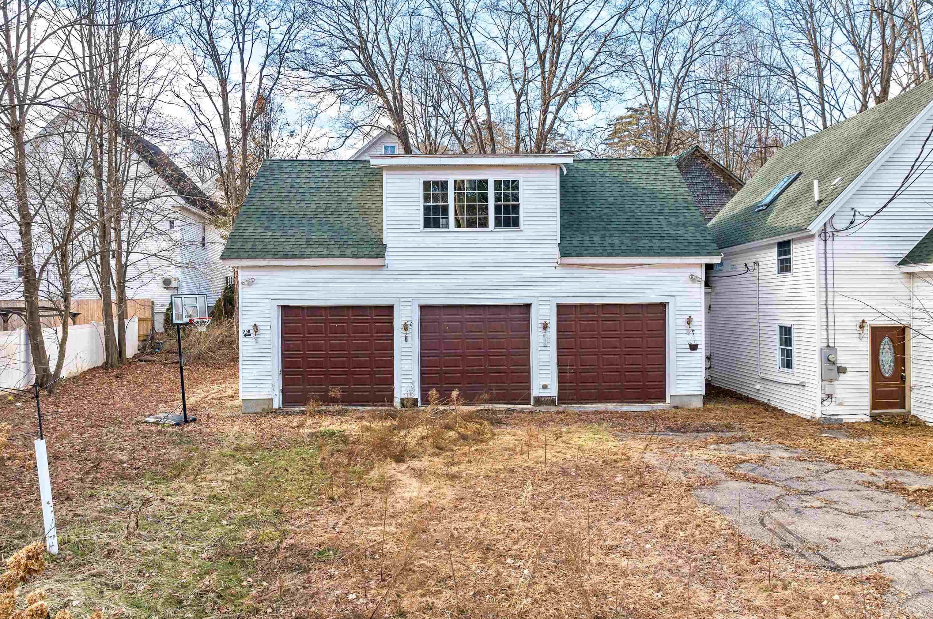 25 Lang St, Meredith, NH 03253-5820