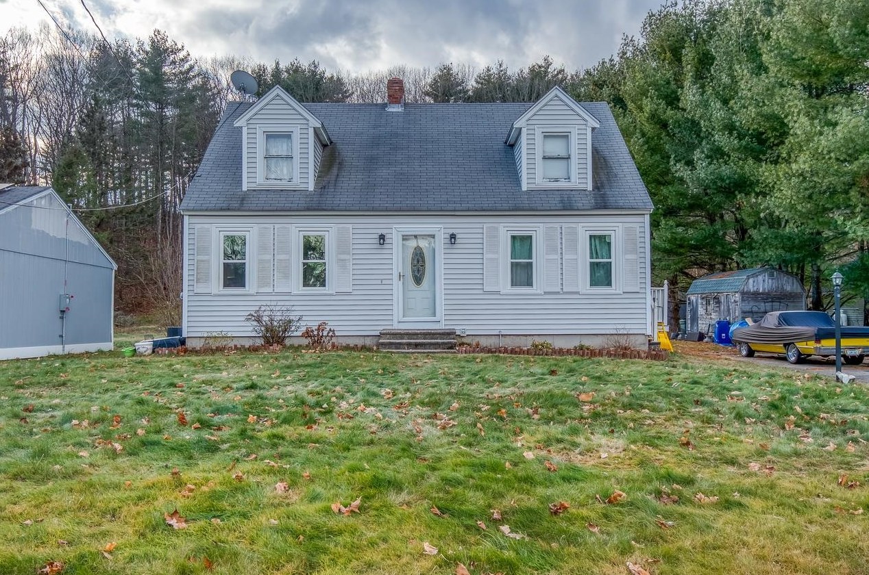 6 Rollins Farm Rd, Stratham, NH 03885