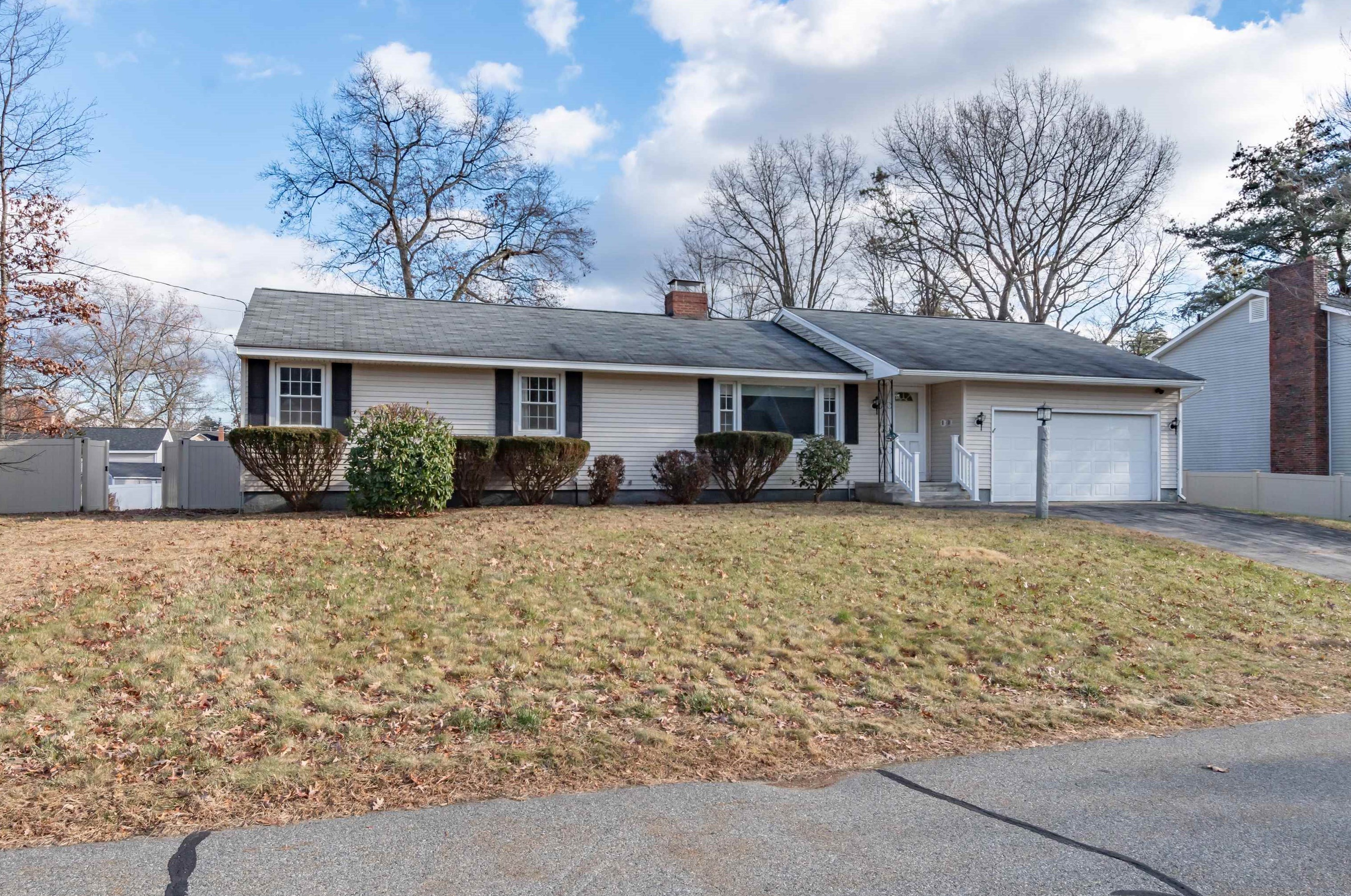 5 Shady Hill Rd, Nashua, NH 03063