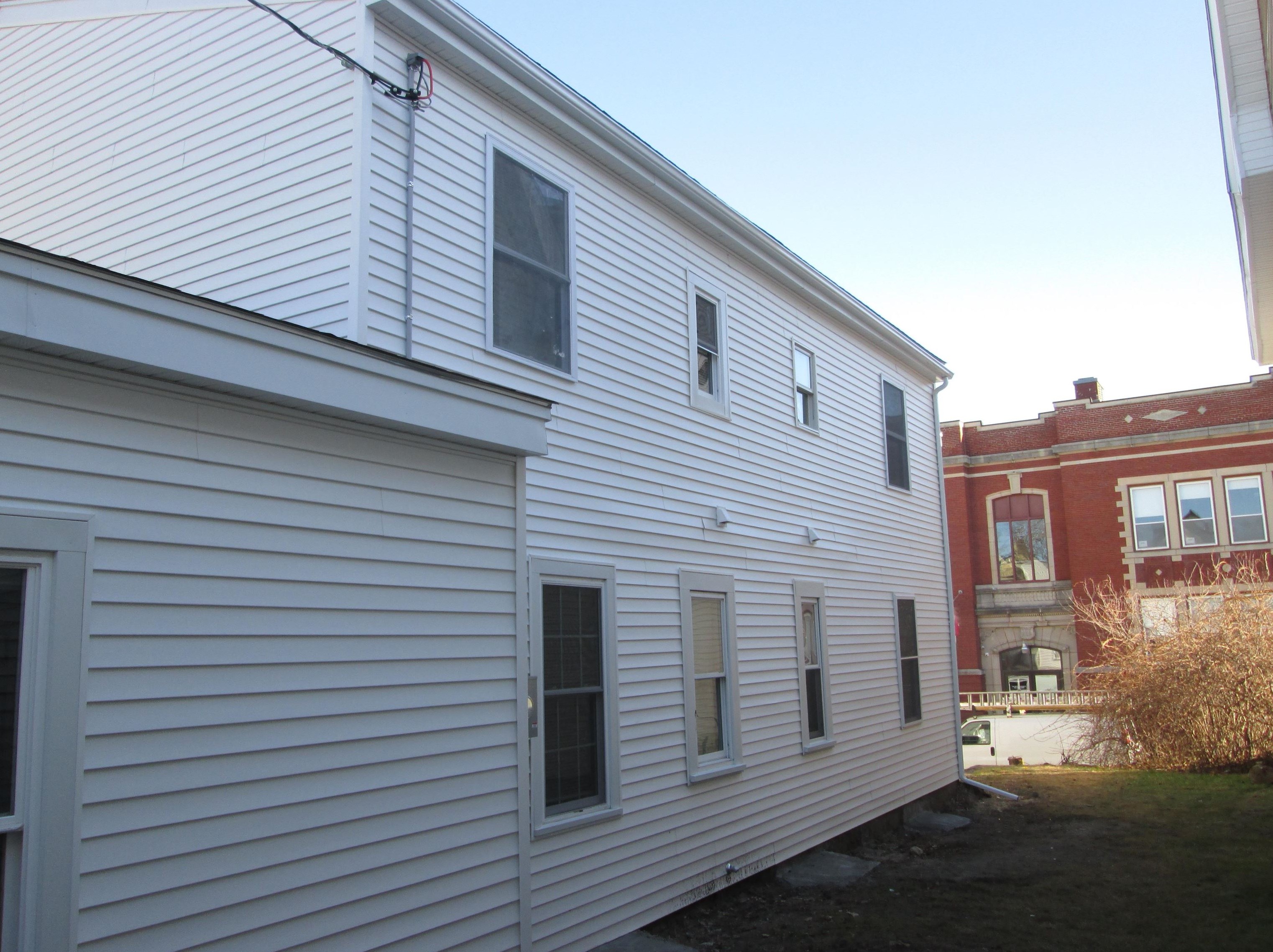 302 Cartier St, Manchester NH  03102-3701 exterior