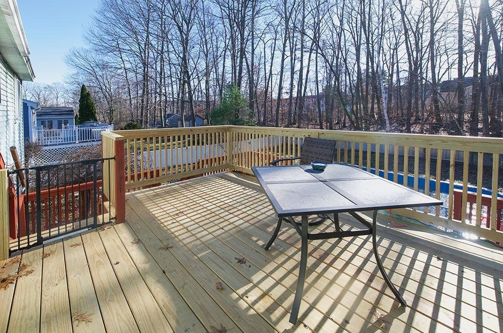 566 Titus Ave, Manchester NH  03103-5898 exterior