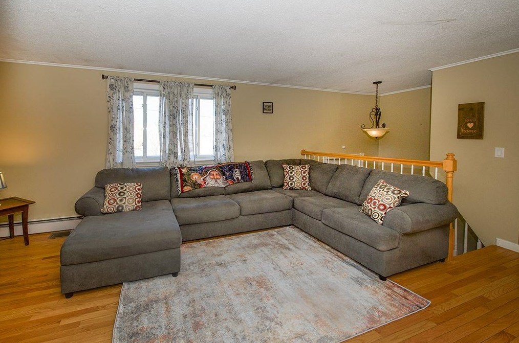 566 Titus Ave, Manchester NH  03103-5898 exterior