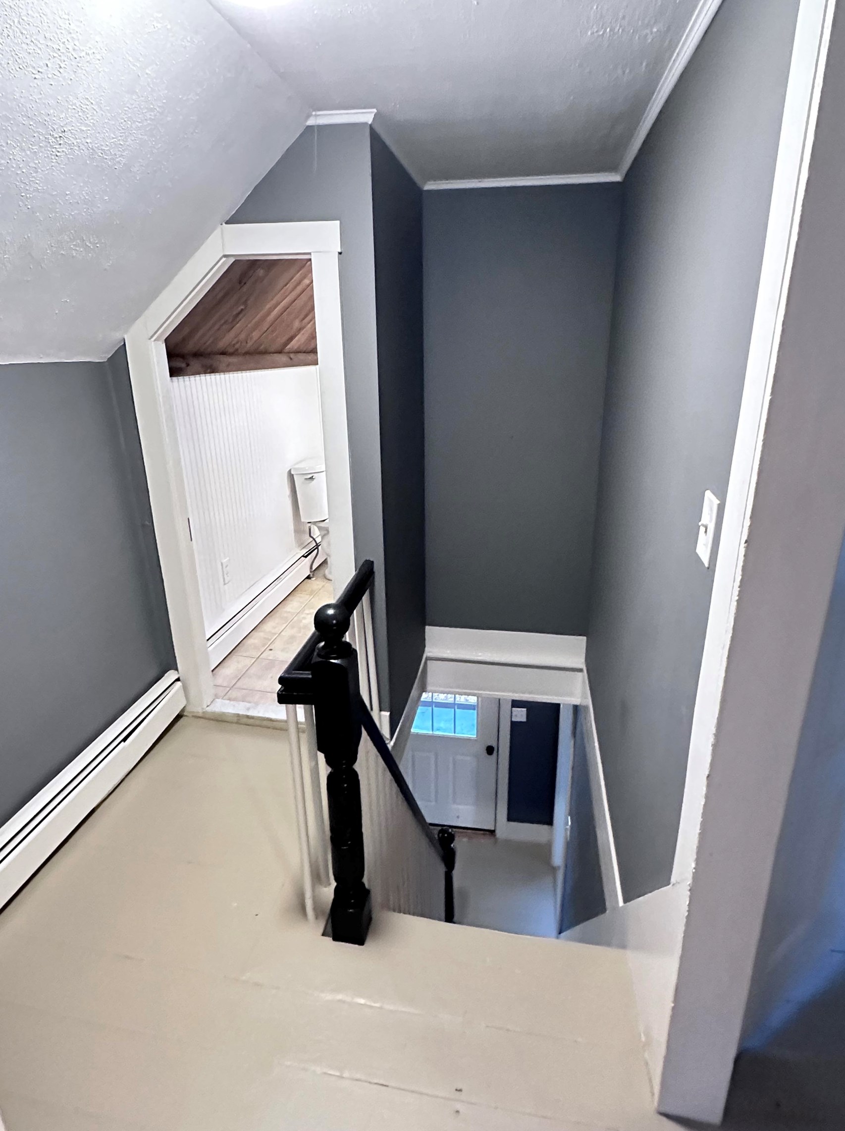 38 Back River Rd, Dover NH  03820-4404 exterior