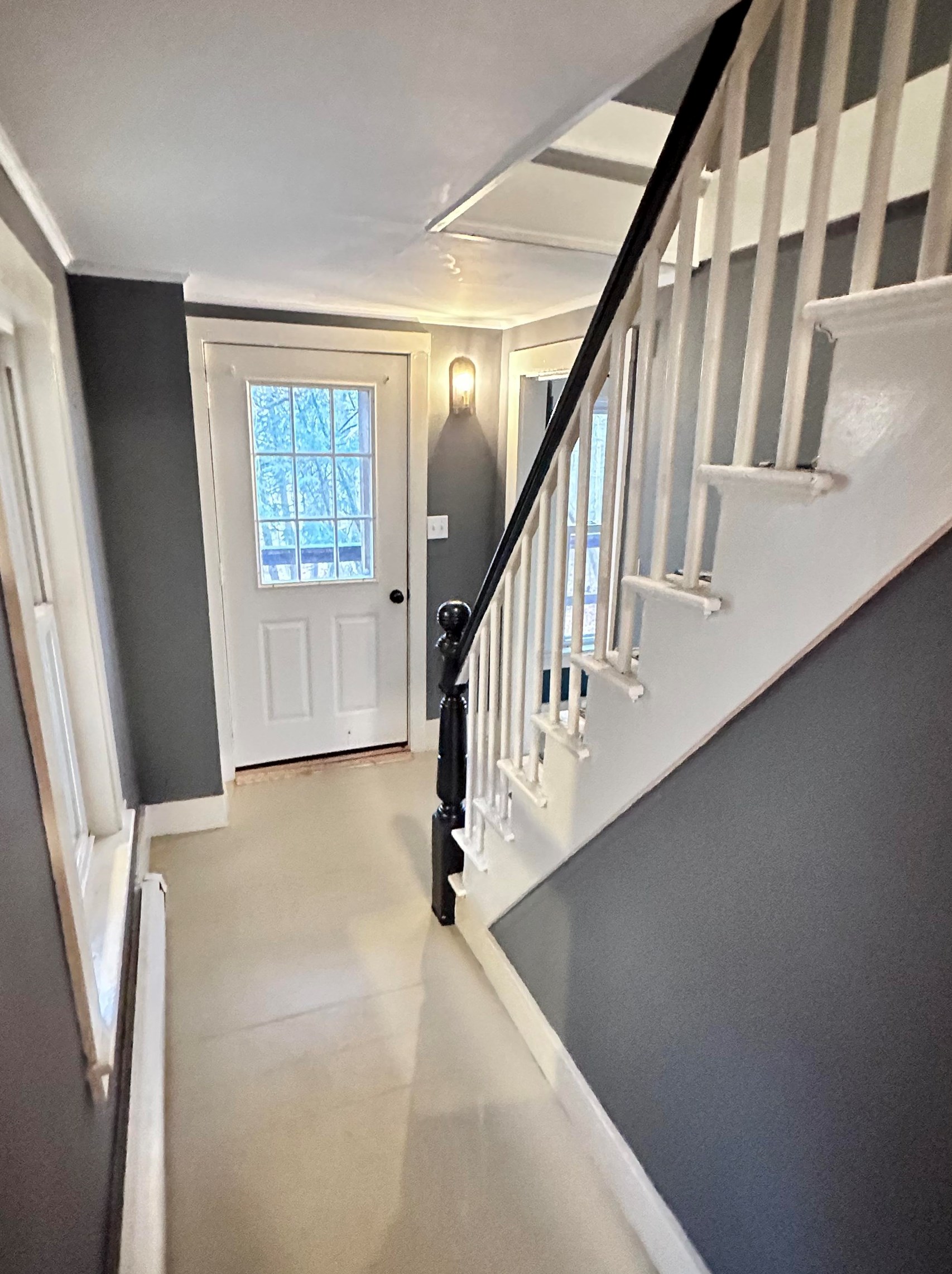 38 Back River Rd, Dover NH  03820-4404 exterior